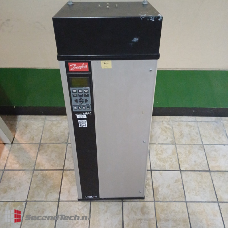 Danfoss VLT 6000 HVAC VLT6016HT4C54STR3DLFF00A00C0 C/N: 175Z7054 S/N: 074624G043 380 V 50/60 Hz 40° / 45°C (104° / 113°F) Danfoss VLT 6000 HVAC VLT6016HT4C54STR3DLFF00A00C0 C/N: 175Z7054 S/N: 074624G043 380 V 50/60 Hz 40° / 45°C (104° / 113°F)