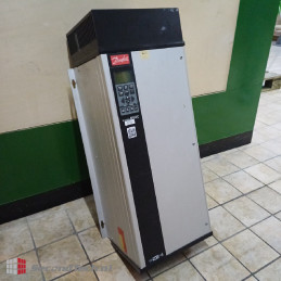 Danfoss VLT 6000 HVAC VLT6016HT4C54STR3DLFF00A00C0 C/N: 175Z7054 S/N: 074624G043 380 V 50/60 Hz 40° / 45°C (104° / 113°F)