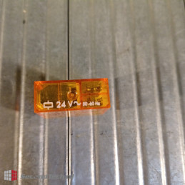 Finder 40.52.8.024.0000 Box of 48 24V AC 8A - 250V