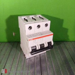 ABB 2CDS253001R0404 S203 C40