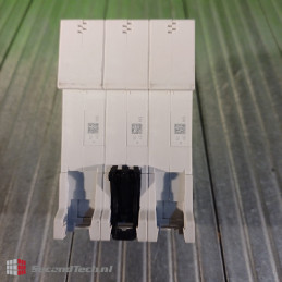 ABB 2CDS253001R0404 S203 C40