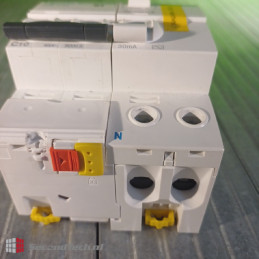 Schneider electric IC65N C 10A 400 V AC 10 A