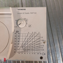 Siemens RVP102 Heating Controller 230 V AC 50 Hz