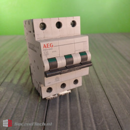 AEG Elfa E93S C32 553094 400V AC B-C-D 10kA