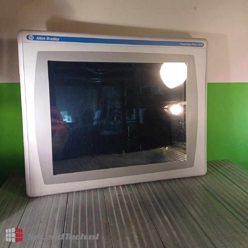 Allen-Bradley Panelview Plus 2711P-T15C4D8 Allen-Bradley Panelview Plus 2711P-T15C4D8