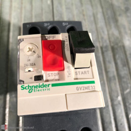 Thermal switch Schneider Electric GV2ME32 3P
