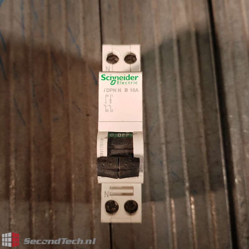 Schneider electric B16 230V 16A