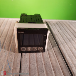 OMRON E5CN-Q2ML-500 12 V DC