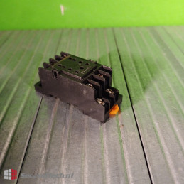 OMRON PYF08A Relay Socket 9 stuks!