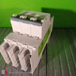 Siemens 5SJ4330-8HG42 30A (D) Type NSJ