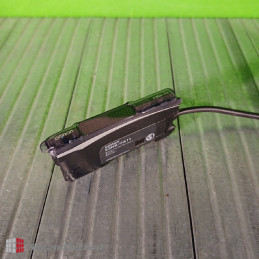 OMRON NEW! Photoelectric Sensor E3NX-FA11 2M