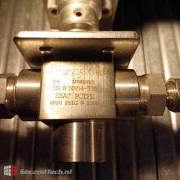 Swagelok Pneumatic spring return actuator 153SR + 3-Way Ball Valve SS-83XKS4-53S