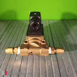 Bürkert  Type 0256 / 145727 2/2-way solenoid valve direct acting